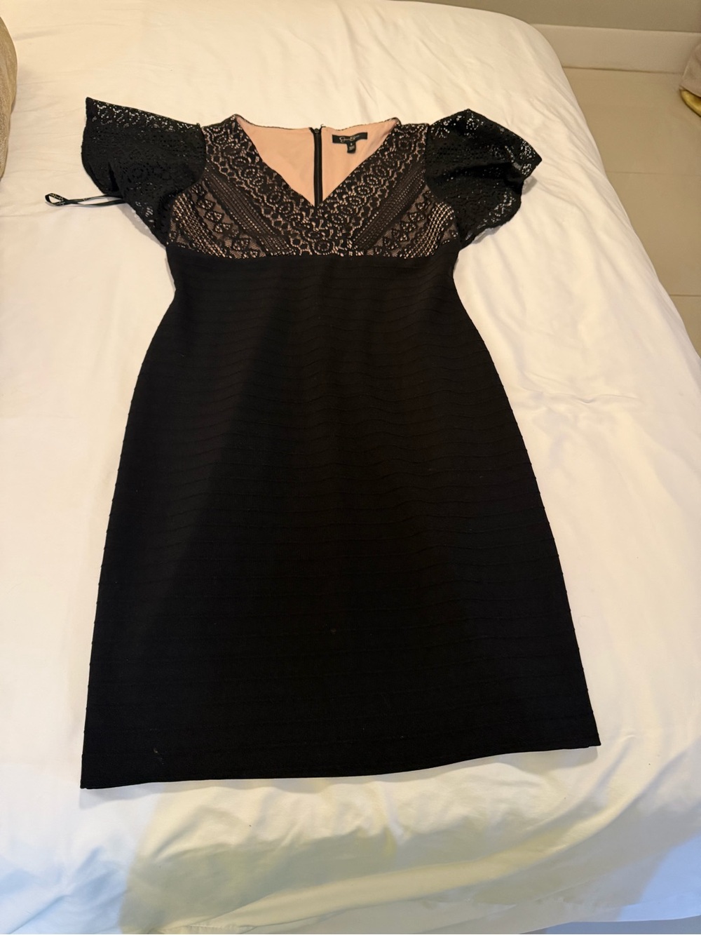 Jessica Simpson Black Lace V-Neck Sheath Dress